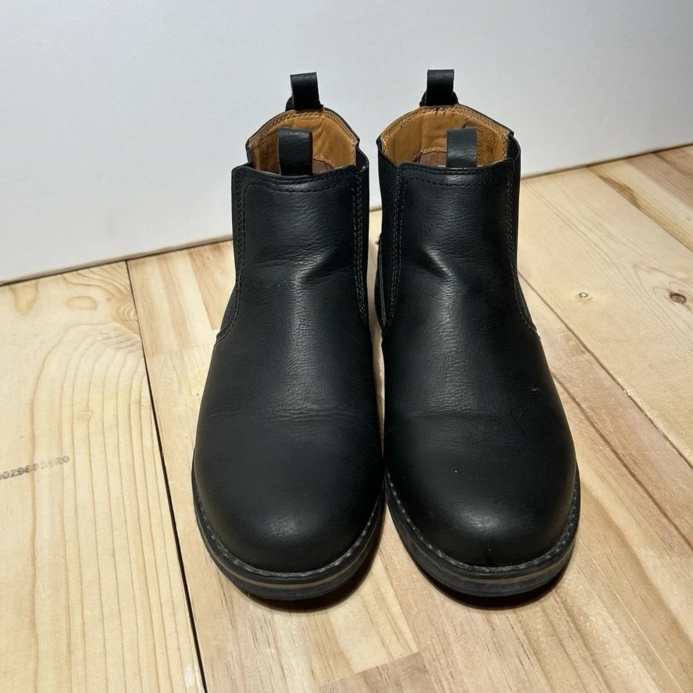 IZOD Men's Size‎ 8M Lucas Black Pull- On Leather Chukka Memory Foam Ankle Boots